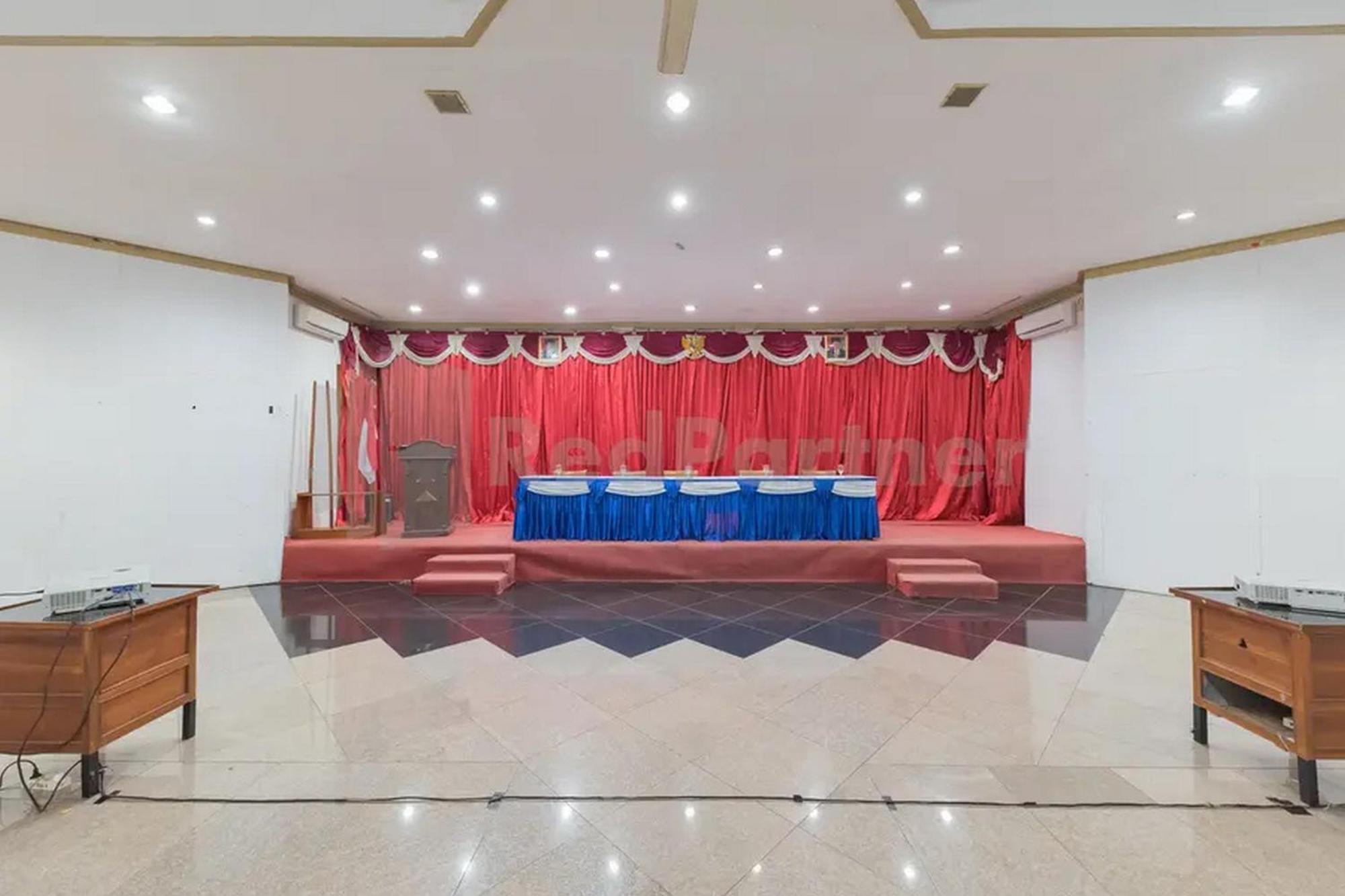 Hotel Ayong Linggarjati Kuningan Mitra Reddoorz 外观 照片