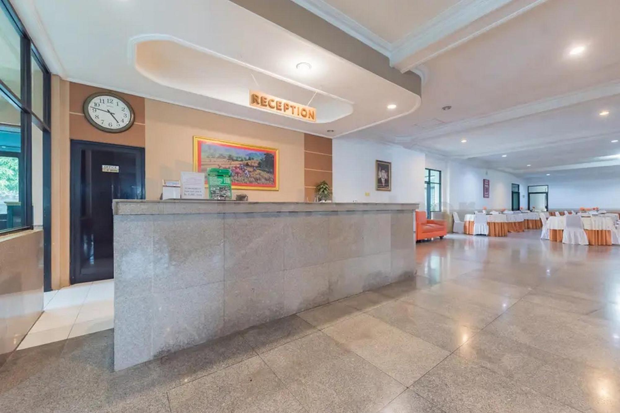 Hotel Ayong Linggarjati Kuningan Mitra Reddoorz 外观 照片