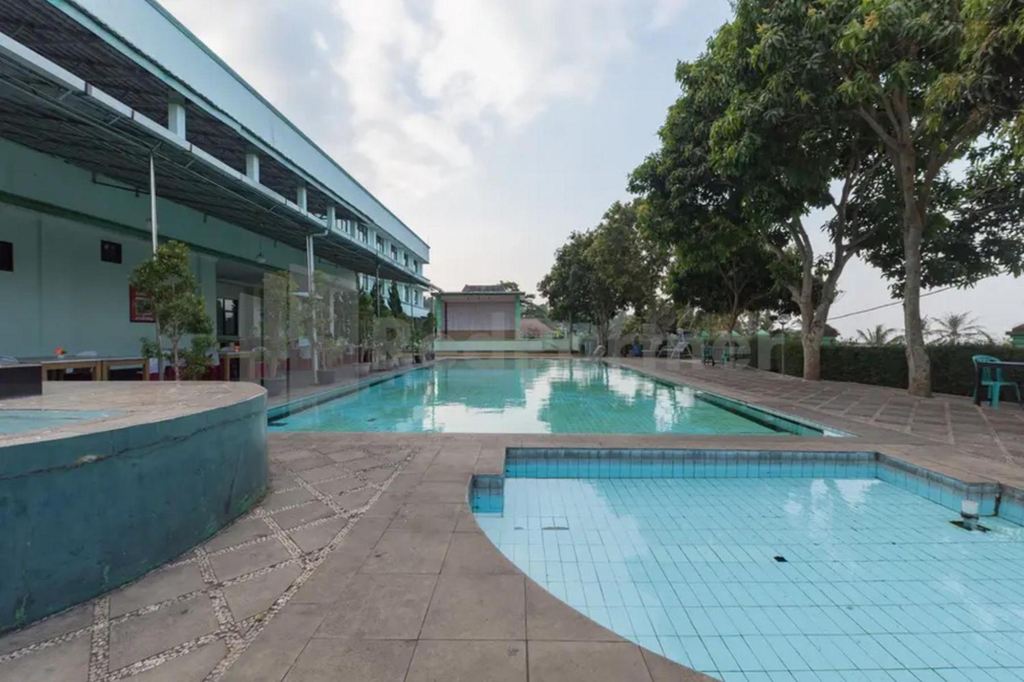 Hotel Ayong Linggarjati Kuningan Mitra Reddoorz 外观 照片