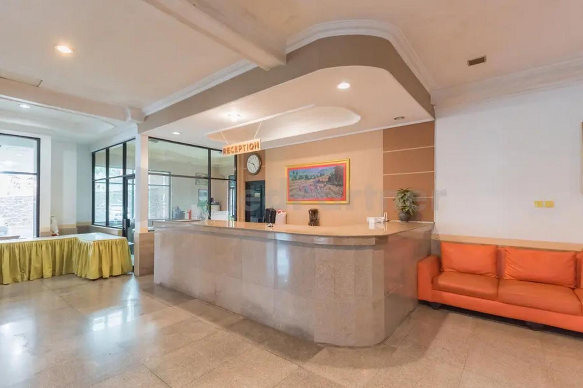 Hotel Ayong Linggarjati Kuningan Mitra Reddoorz 外观 照片