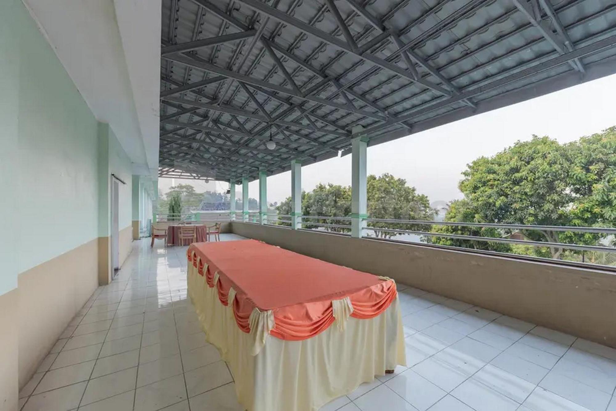 Hotel Ayong Linggarjati Kuningan Mitra Reddoorz 外观 照片