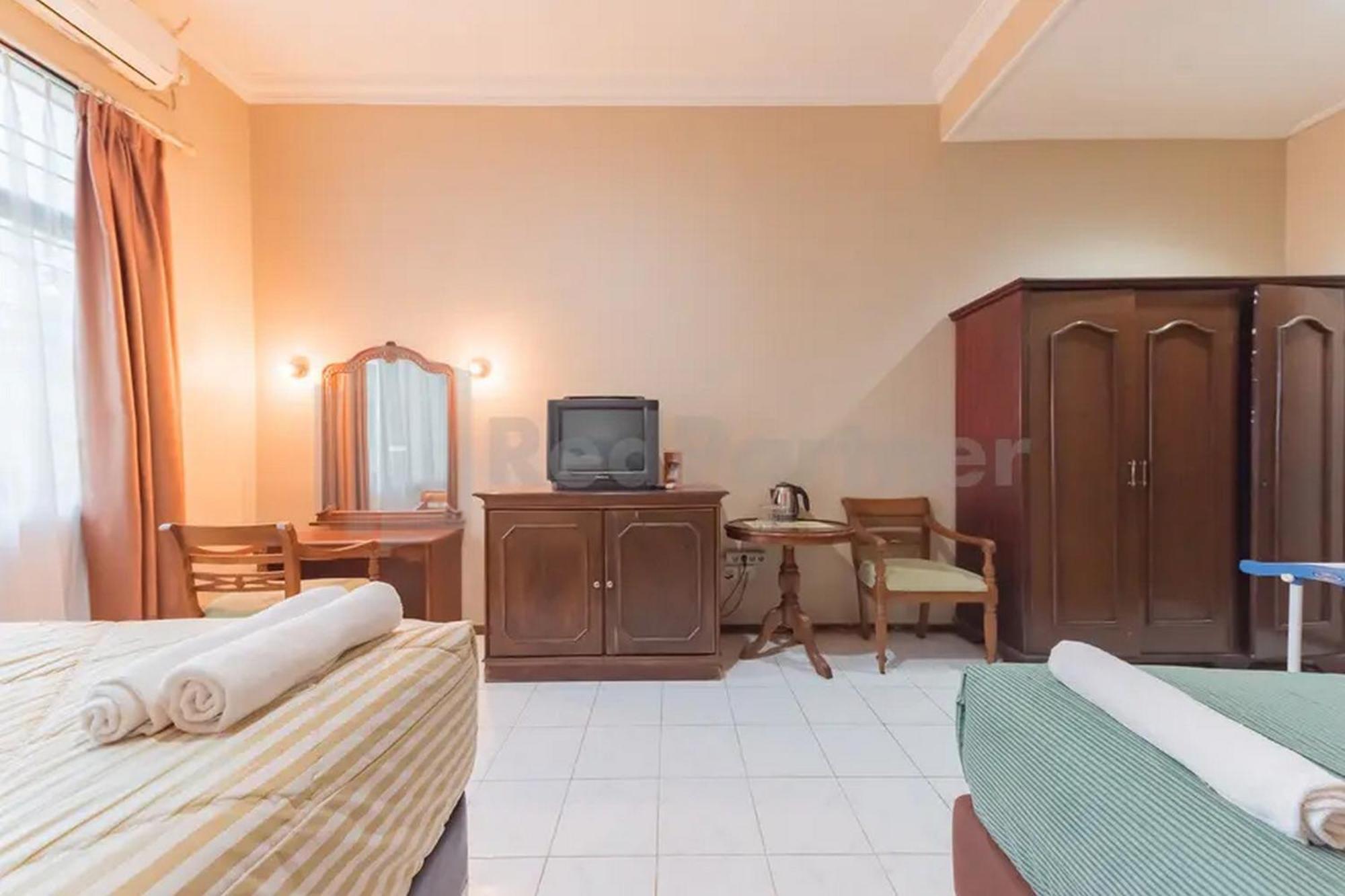 Hotel Ayong Linggarjati Kuningan Mitra Reddoorz 外观 照片